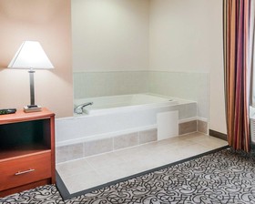 Comfort Inn & Suites Pueblo