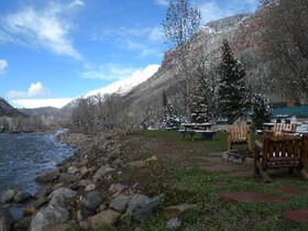 Redstone Cliffs Lodge
