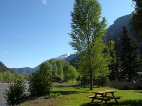Redstone Cliffs Lodge