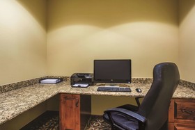 La Quinta Inn & Suites by Wyndham Rifle