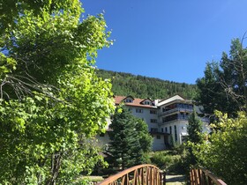 Monarch Mountain Lodge