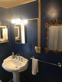 The Historic Windsor Hotel Bed & Breakfast