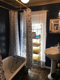 The Historic Windsor Hotel Bed & Breakfast