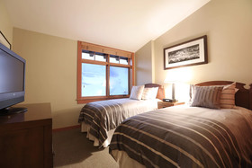 Capitol Peak Lodge Condominiums