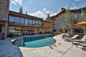 The Crestwood Condominiums