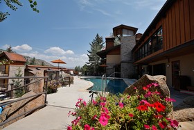 The Crestwood Condominiums