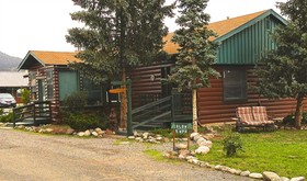 Foothills Lodge and Cabins