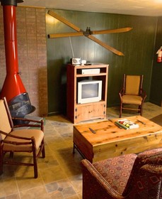 Foothills Lodge and Cabins