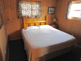 Foothills Lodge and Cabins