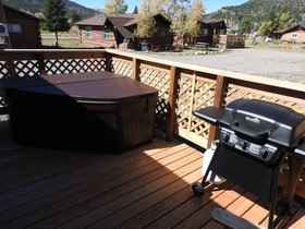 Foothills Lodge and Cabins