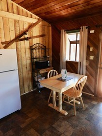 Foothills Lodge and Cabins