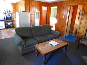 Foothills Lodge and Cabins
