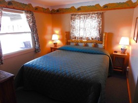 Foothills Lodge and Cabins
