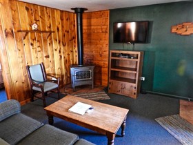 Foothills Lodge and Cabins