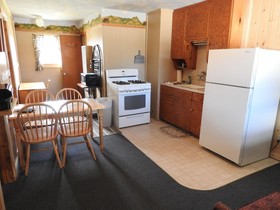 Foothills Lodge and Cabins