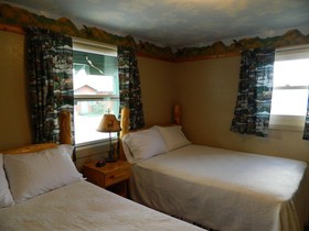 Foothills Lodge and Cabins