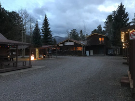 Grandview Cabins & RV Resort