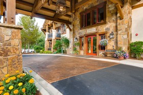 EagleRidge Lodge & Townhomes