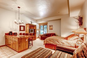 EagleRidge Lodge & Townhomes