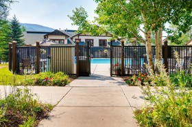EagleRidge Lodge & Townhomes