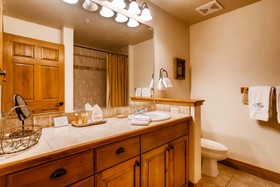 EagleRidge Lodge & Townhomes