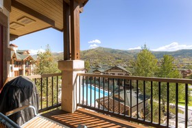EagleRidge Lodge & Townhomes