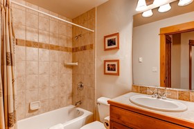 EagleRidge Lodge & Townhomes