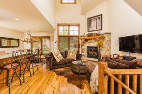 EagleRidge Lodge & Townhomes