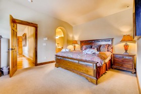 EagleRidge Lodge & Townhomes