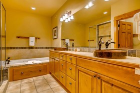 EagleRidge Lodge & Townhomes