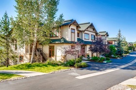 EagleRidge Lodge & Townhomes