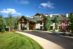 EagleRidge Lodge & Townhomes