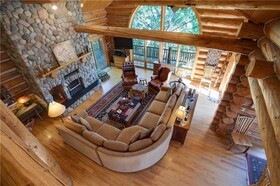 Links and Logs Chalet