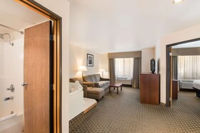 Quality Inn & Suites