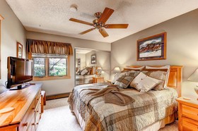 Ski Inn Condominiums