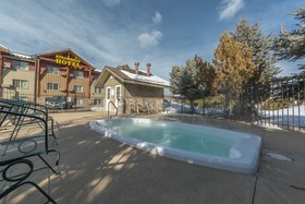 Steamboat Hotel