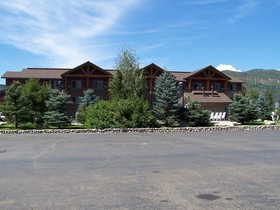 Steamboat Hotel