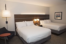 Holiday Inn Express & Suites Sterling