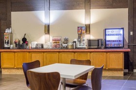 Super 8 by Wyndham Sterling CO