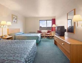 Super 8 by Wyndham Sterling CO
