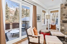 Auberge Residences at Element 52