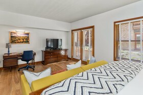 Auberge Residences at Element 52