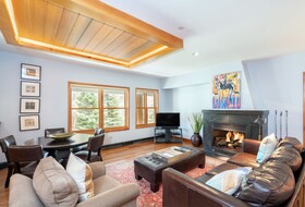 Auberge Residences at Element 52