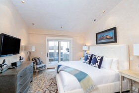 Auberge Residences at Element 52