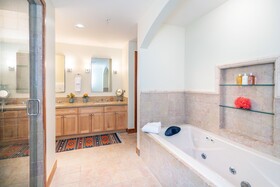 Auberge Residences at Element 52