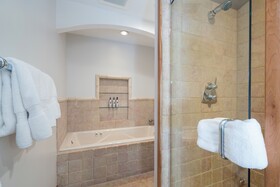 Auberge Residences at Element 52