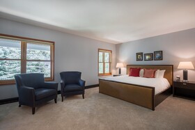 Auberge Residences at Element 52