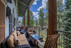 Auberge Residences at Element 52