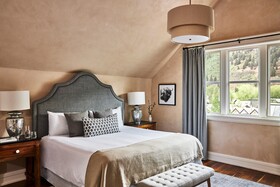Auberge Residences at Element 52