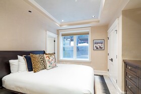 Auberge Residences at Element 52
